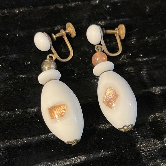 Vintage Cased Milk Glass Gold Accent Dangle Drop Screw Back Earrings Japan - Picture 1 of 7
